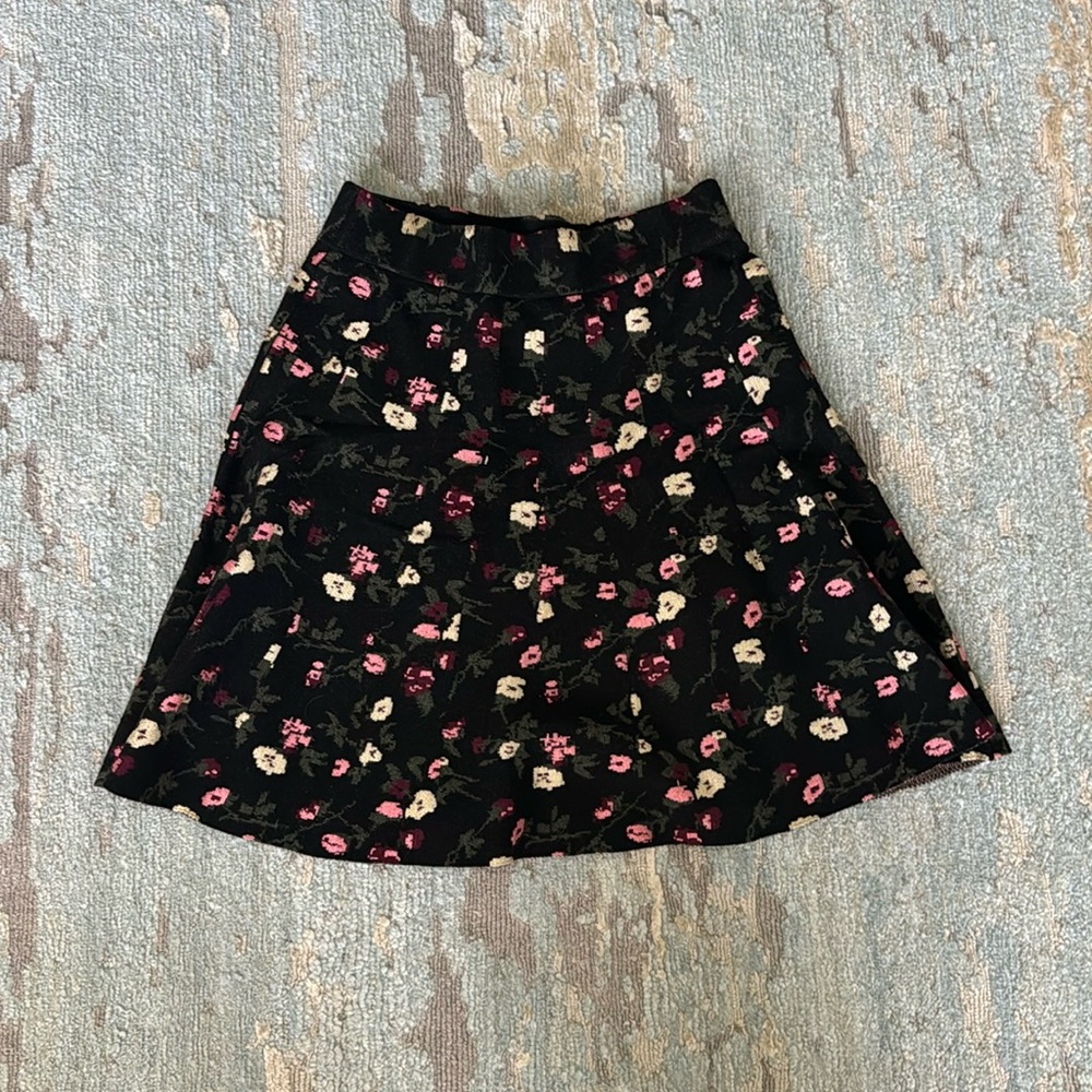 Club Monaco floral knit skirt